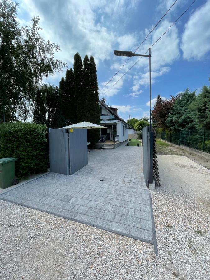 Nora Apartman Balatonkenese Exterior photo