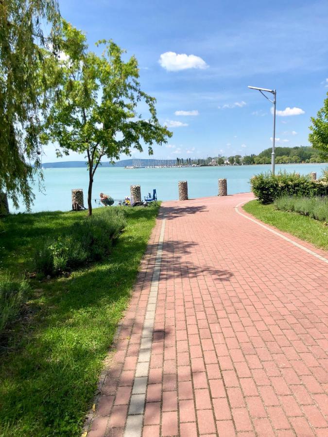 Nora Apartman Balatonkenese Exterior photo